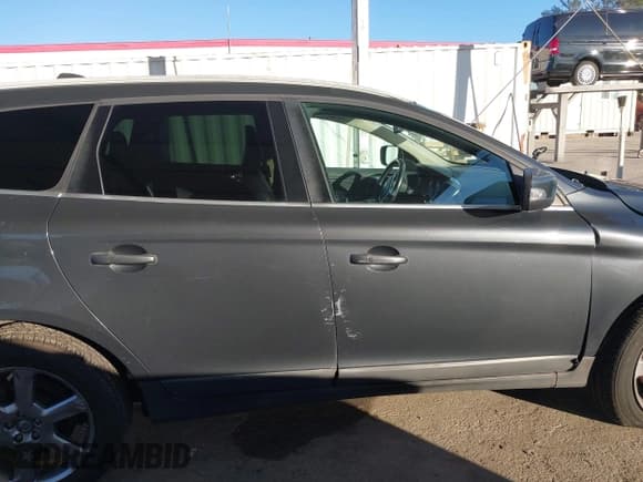 ✅ 2013 Volvo XC60 3.2L • VIN: YV4940DL3D2429835 • Lot: 43800667. Listed on IAAI with 79,890 mi. Free auction sales archive from the USA and detailed vehicle history report at DreamBid. Image 13.