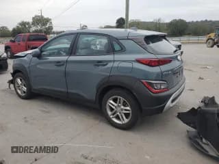 ✅ 2022 Hyundai Kona SE • VIN: KM8K22AB0NU764442 • Лот: 73220054. Опубликован ранее на Copart с пробегом 17 974 миль. Бесплатный доступ к архиву аукционных продаж из США и подробный отчёт об истории автомобиля на DreamBid. Изображение 2.