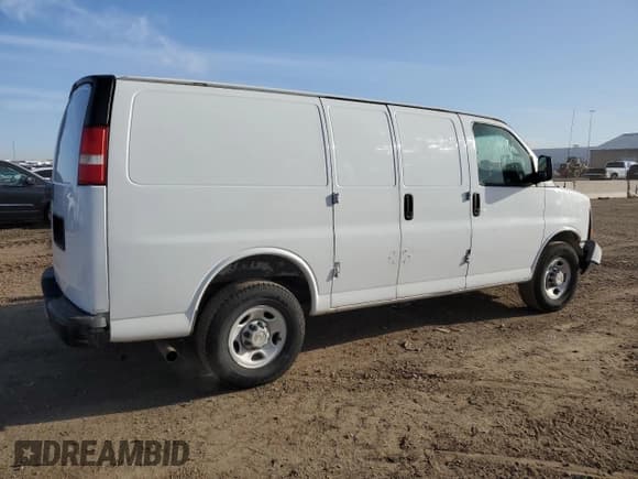 ✅ 2009 Chevrolet Express Cargo • VIN: 1GCGG25C391130564 • Lot: 48556715. Listed on Copart with 262,088 mi. Free auction sales archive from the USA and detailed vehicle history report at DreamBid. Image 3.
