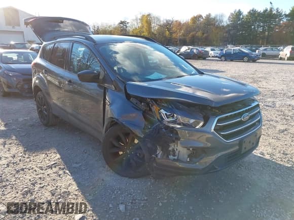 ✅ 2019 Ford Escape SE • VIN: 1FMCU9GDXKUA86259 • Лот: 43610676. Опубликован ранее на IAAI с пробегом 53 902 миль. Бесплатный доступ к архиву аукционных продаж из США и подробный отчёт об истории автомобиля на DreamBid. Изображение 1.