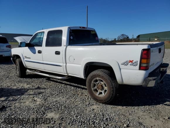 ✅ 2005 GMC Sierra 2500HD SLT • VIN: 1GTHK23205F896326 • Lot: 81869554. Listed on Copart with 298,648 mi. Free auction sales archive from the USA and detailed vehicle history report at DreamBid. Image 2.