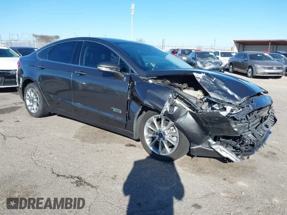✅ 2017 Ford Fusion Titanium • VIN: 3FA6P0SU0HR379525 • Lot: 43834410. Wystawiony na IAAI z przebiegiem 87 637 mil. Bezpłatny archiwum sprzedaży aukcyjnych z USA i szczegółowy raport historii pojazdu na DreamBid. Zdjęcie 1.