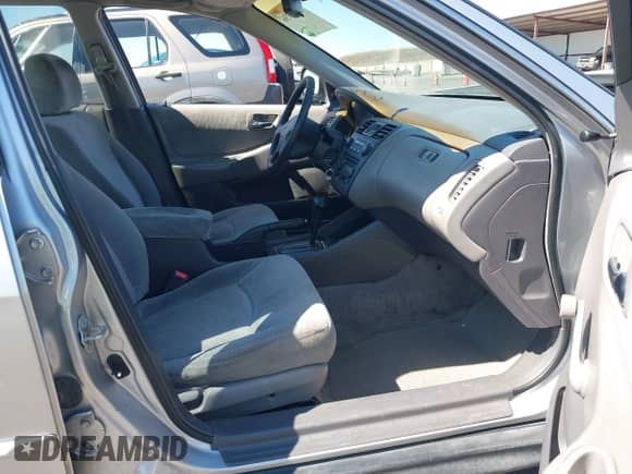 2001 Honda Accord VP with VIN 1HGCF86641A037216, listed as a IAAI auction lot 42766756 with 239,228 mi miles and . Bid and sale history available at DreamBid. Image 5.