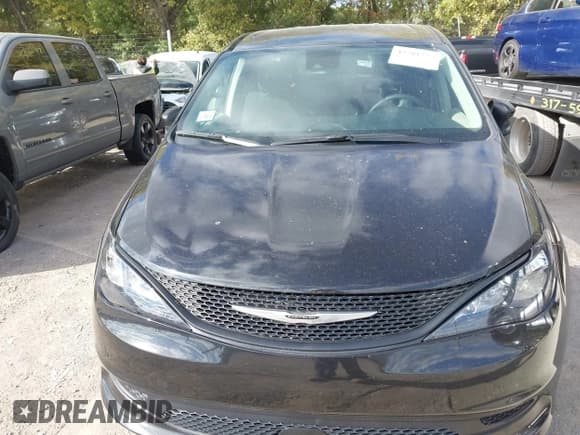 ✅ 2023 Chrysler Voyager LX • VIN: 2C4RC1CG4PR525303 • Lot: 43501227. Wystawiony na IAAI z przebiegiem 65 829 mil. Bezpłatny archiwum sprzedaży aukcyjnych z USA i szczegółowy raport historii pojazdu na DreamBid. Zdjęcie 12.