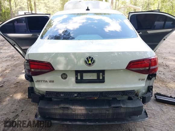 ✅ 2018 Volkswagen Jetta SE • VIN: 3VWDB7AJ1JM261886 • Lot: 42486968. Listed on IAAI with Not provided. Free auction sales archive from the USA and detailed vehicle history report at DreamBid. Image 17.