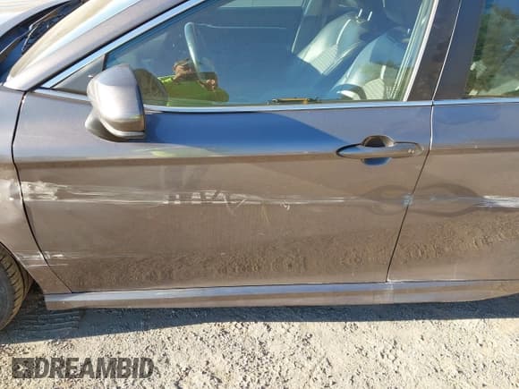 ✅ 2021 Toyota Camry SE • VIN: 4T1G11AK0MU455426 • Lot: 43557223. Listed on IAAI with 77,752 mi. Free auction sales archive from the USA and detailed vehicle history report at DreamBid. Image 17.