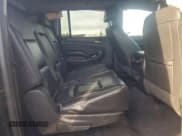 ✅ 2019 Chevrolet Suburban LT • VIN: 1GNSCHKC7KR185384 • Lot: 94941855. Wystawiony na Copart z przebiegiem 58 492 mil. Bezpłatny archiwum sprzedaży aukcyjnych z USA i szczegółowy raport historii pojazdu na DreamBid. Zdjęcie 11.