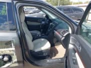 ✅ 2018 Ford Explorer Platinum • VIN: 1FM5K8HT4JGA14095 • Lot: 43412751. Wystawiony na IAAI z przebiegiem 101 729 mil. Bezpłatny archiwum sprzedaży aukcyjnych z USA i szczegółowy raport historii pojazdu na DreamBid. Zdjęcie 5.