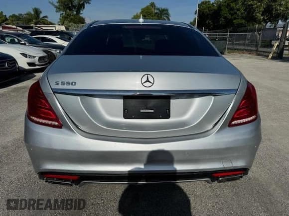 ✅ 2017 Mercedes-Benz S 550 • VIN: WDDUG8CB9HA332278 • Lot: 47146145. Wystawiony na Copart z przebiegiem 107 932 mil. Bezpłatny archiwum sprzedaży aukcyjnych z USA i szczegółowy raport historii pojazdu na DreamBid. Zdjęcie 6.