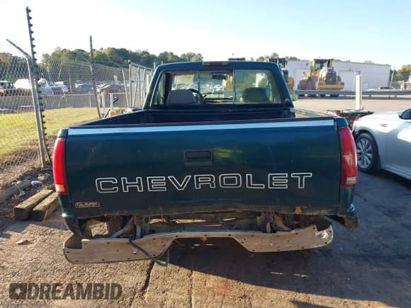 1995 Chevrolet Silverado 1500 with VIN 1GCEC14Z8SZ250810, listed as a IAAI auction lot 43402819 with 335,724 mi miles and . Bid and sale history available at DreamBid. Image 16.