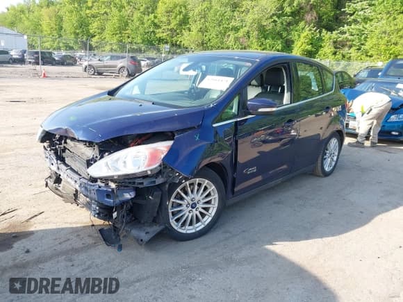 ✅ 2016 Ford C-Max SEL • VIN: 1FADP5CU5GL102045 • Lot: 42161471. Wystawiony na IAAI z przebiegiem 61 033 mil. Bezpłatny archiwum sprzedaży aukcyjnych z USA i szczegółowy raport historii pojazdu na DreamBid. Zdjęcie 19.
