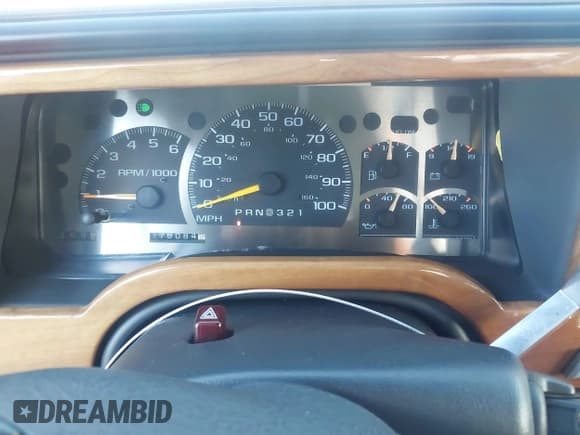 ✅ 1997 Chevrolet Silverado 1500 • VIN: 2GBEC19R2V1116045 • Lot: 43708087. Wystawiony na IAAI z przebiegiem 176 084 mil. Bezpłatny archiwum sprzedaży aukcyjnych z USA i szczegółowy raport historii pojazdu na DreamBid. Zdjęcie 7.