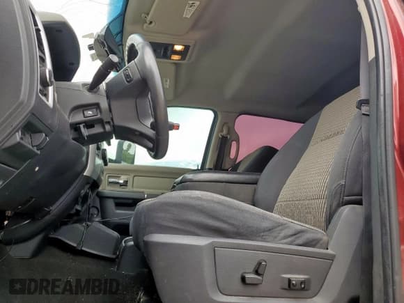 ✅ 2012 Ram 2500 SLT • VIN: 3C6UD5MLXCG338942 • Lot: 67830095. Wystawiony na Copart z przebiegiem 267 616 mil. Bezpłatny archiwum sprzedaży aukcyjnych z USA i szczegółowy raport historii pojazdu na DreamBid. Zdjęcie 7.