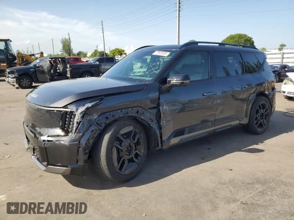 ✅ 2024 Kia EV9 GT-Line • VIN: KNDAEFS55R6023124 • Lot: 70505885. Wystawiony na Copart z przebiegiem 17 201 mil. Bezpłatny archiwum sprzedaży aukcyjnych z USA i szczegółowy raport historii pojazdu na DreamBid. Zdjęcie 1.