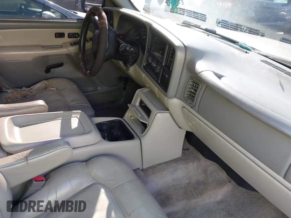 ✅ 2002 Chevrolet Tahoe LS • VIN: 1GNEC13Z42R243992 • Lot: 43706507. Listed on IAAI with 245,208 mi. Free auction sales archive from the USA and detailed vehicle history report at DreamBid. Image 5.