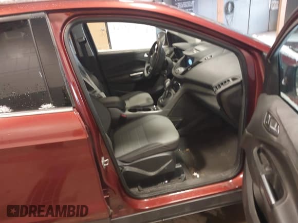 ✅ 2016 Ford Escape SE • VIN: 1FMCU9GX8GUC54272 • Лот: 43843481. Опубликован ранее на IAAI с пробегом 108 240 миль. Бесплатный доступ к архиву аукционных продаж из США и подробный отчёт об истории автомобиля на DreamBid. Изображение 5.