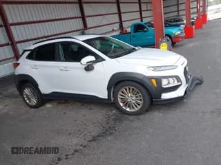 ✅ 2020 Hyundai Kona SEL • VIN: KM8K2CAA1LU463785 • Лот: 40055542. Опубликован ранее на IAAI с пробегом 58 258 миль. Бесплатный доступ к архиву аукционных продаж из США и подробный отчёт об истории автомобиля на DreamBid. Изображение 1.