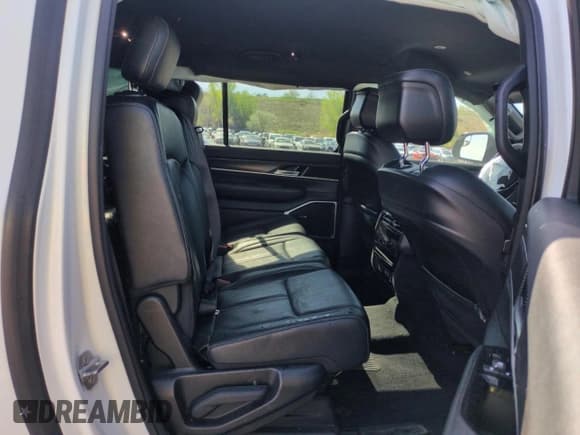 ✅ 2023 Jeep Wagoneer Series III • VIN: 1C4SJSDP8PS540588 • Lot: 56546295. Listed on Copart with 47,041 mi. Free auction sales archive from the USA and detailed vehicle history report at DreamBid. Image 11.