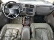 ✅ 1999 Oldsmobile Bravada • VIN: 1GHDT13W7X2720659 • Lot: 85552105. Wystawiony na Copart z przebiegiem 206 014 mil. Bezpłatny archiwum sprzedaży aukcyjnych z USA i szczegółowy raport historii pojazdu na DreamBid. Zdjęcie 8.