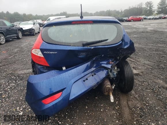 ✅ 2017 Hyundai Accent SE • VIN: KMHCT5AE2HU311117 • Лот: 71591664. Опубликован ранее на Copart с пробегом 82 485 миль. Бесплатный доступ к архиву аукционных продаж из США и подробный отчёт об истории автомобиля на DreamBid. Изображение 6.