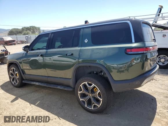 ✅ 2023 Rivian R1S Launch Edition • VIN: 7PDSGABL9PN007715 • Лот: 55975495. Опубликован ранее на Copart с пробегом 29 067 миль. Бесплатный доступ к архиву аукционных продаж из США и подробный отчёт об истории автомобиля на DreamBid. Изображение 2.