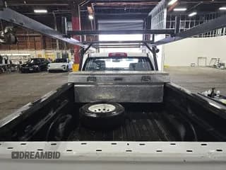 ✅ 2015 Chevrolet Silverado 2500HD Work Truck • VIN: 1GC2CUEG3FZ504866 • Lot: 42631330. Wystawiony na IAAI z przebiegiem 194 226 mil. Bezpłatny archiwum sprzedaży aukcyjnych z USA i szczegółowy raport historii pojazdu na DreamBid. Zdjęcie 1.
