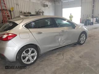 ✅ 2017 Chevrolet Cruze Premier • VIN: 3G1BF6SM4HS607896 • Lot: 42726084. Wystawiony na IAAI z przebiegiem 96 993 mil. Bezpłatny archiwum sprzedaży aukcyjnych z USA i szczegółowy raport historii pojazdu na DreamBid. Zdjęcie 4.