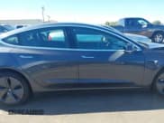 ✅ 2019 Tesla Model 3 Long Range • VIN: 5YJ3E1EB7KF386323 • Lot: 43551628. Wystawiony na IAAI z przebiegiem 103 673 mil. Bezpłatny archiwum sprzedaży aukcyjnych z USA i szczegółowy raport historii pojazdu na DreamBid. Zdjęcie 12.