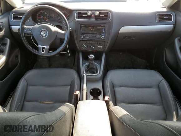 ✅ 2011 Volkswagen Jetta TDI • VIN: 3VW3L7AJ4BM035352 • Lot: 56832675. Wystawiony na Copart z przebiegiem 110 141 mil. Bezpłatny archiwum sprzedaży aukcyjnych z USA i szczegółowy raport historii pojazdu na DreamBid. Zdjęcie 8.