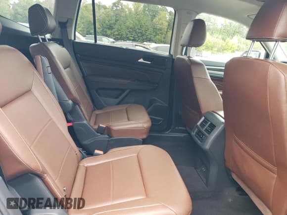 ✅ 2021 Volkswagen Atlas SE • VIN: 1V2KR2CA1MC557078 • Lot: 85010215. Listed on Copart with 74,161 mi. Free auction sales archive from the USA and detailed vehicle history report at DreamBid. Image 11.