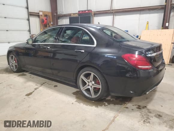 ✅ 2015 Mercedes-Benz C 300 Luxury • VIN: 55SWF4KBXFU059919 • Лот: 93329545. Опубликован ранее на Copart с пробегом 127 058 миль. Бесплатный доступ к архиву аукционных продаж из США и подробный отчёт об истории автомобиля на DreamBid. Изображение 2.