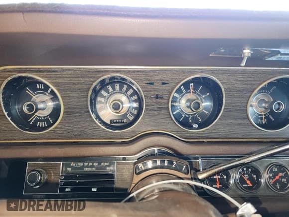 ✅ 1971 Ford Thunderbird • VIN: 1Y83N119467 • Лот: 89842375. Опубликован ранее на Copart с пробегом 502 миль. Бесплатный доступ к архиву аукционных продаж из США и подробный отчёт об истории автомобиля на DreamBid. Изображение 9.