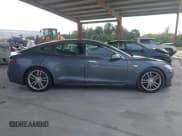 ✅ 2013 Tesla Model S • VIN: 5YJSA1CN7DFP05324 • Lot: 43893560. Wystawiony na IAAI z przebiegiem 89 772 mil. Bezpłatny archiwum sprzedaży aukcyjnych z USA i szczegółowy raport historii pojazdu na DreamBid. Zdjęcie 13.