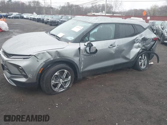 ✅ 2023 Chevrolet Blazer LT • VIN: 3GNKBHR40PS195292 • Lot: 41935730. Listed on IAAI with 19,626 mi. Free auction sales archive from the USA and detailed vehicle history report at DreamBid. Image 6.