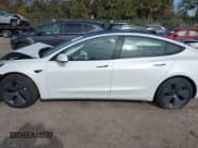 ✅ 2021 Tesla Model 3 Standard Range Plus • VIN: 5YJ3E1EA5MF086418 • Lot: 41252902. Wystawiony na IAAI z przebiegiem 7 858 mil. Bezpłatny archiwum sprzedaży aukcyjnych z USA i szczegółowy raport historii pojazdu na DreamBid. Zdjęcie 14.