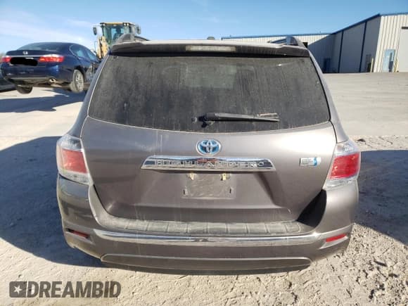 ✅ 2011 Toyota Highlander • VIN: JTEBC3EH5B2002863 • Лот: 82703224. Опубликован ранее на Copart с пробегом Не указан. Бесплатный доступ к архиву аукционных продаж из США и подробный отчёт об истории автомобиля на DreamBid. Изображение 6.