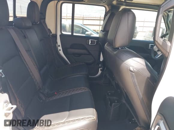 ✅ 2023 Jeep Gladiator Overland • VIN: 1C6HJTFG7PL579008 • Lot: 42443754. Listed on IAAI with 30,698 mi. Free auction sales archive from the USA and detailed vehicle history report at DreamBid. Image 8.