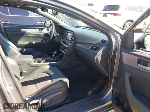 ✅ 2018 Hyundai Sonata Sport Plus • VIN: 5NPE34AF6JH649183 • Lot: 43494170. Listed on IAAI with 117,471 mi. Free auction sales archive from the USA and detailed vehicle history report at DreamBid. Image 5.
