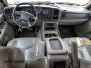 ✅ 2004 Chevrolet Suburban Z71 • VIN: 3GNFK16ZX4G126102 • Лот: 41761465. Опубликован ранее на Copart с пробегом Не указан. Бесплатный доступ к архиву аукционных продаж из США и подробный отчёт об истории автомобиля на DreamBid. Изображение 8.