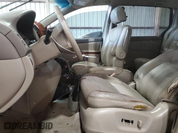 ✅ 2004 Toyota Sienna XLE • VIN: 5TDZA22C64S213190 • Lot: 57447224. Wystawiony na Copart z przebiegiem 200 413 mil. Bezpłatny archiwum sprzedaży aukcyjnych z USA i szczegółowy raport historii pojazdu na DreamBid. Zdjęcie 7.