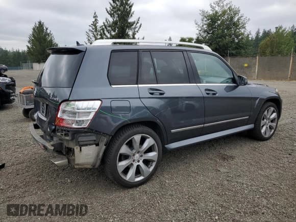 ✅ 2010 Mercedes-Benz GLK 350 • VIN: WDCGG8HB5AF326237 • Lot: 67297625. Listed on Copart with 171,410 mi. Free auction sales archive from the USA and detailed vehicle history report at DreamBid. Image 3.