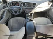 ✅ 2013 Kia Optima LX • VIN: KNAGM4A73D5390278 • Lot: 83883675. Wystawiony na Copart z przebiegiem 158 592 mil. Bezpłatny archiwum sprzedaży aukcyjnych z USA i szczegółowy raport historii pojazdu na DreamBid. Zdjęcie 8.