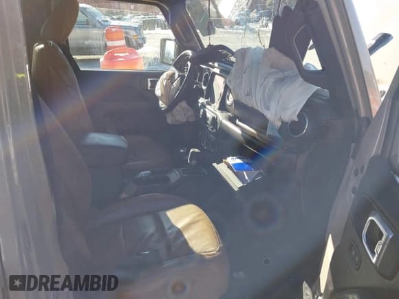 ✅ 2020 Jeep Gladiator Overland • VIN: 1C6HJTFG4LL169647 • Lot: 41339933. Listed on IAAI with 85,246 mi. Free auction sales archive from the USA and detailed vehicle history report at DreamBid. Image 5.