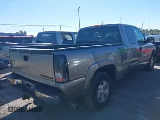 ✅ 2000 Chevrolet Silverado 1500 LS • VIN: 2GCEC19T3Y1312815 • Lot: 43312673. Wystawiony na IAAI z przebiegiem 230 020 mil. Bezpłatny archiwum sprzedaży aukcyjnych z USA i szczegółowy raport historii pojazdu na DreamBid. Zdjęcie 4.