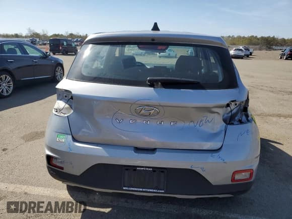 ✅ 2022 Hyundai Venue SE • VIN: KMHRB8A39NU151651 • Lot: 49376545. Listed on Copart with 11,152 mi. Free auction sales archive from the USA and detailed vehicle history report at DreamBid. Image 6.