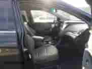 2017 Hyundai Santa Fe 2.0T z VIN 5XYZUDLA8HG502333, wystawiony jako IAAI lot #41246195 z przebiegiem 62 772 mil mil oraz . Historia ofert i sprzedaży dostępna na DreamBid. Obrazek 5.