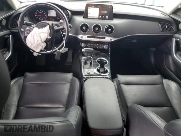 ✅ 2019 Kia Stinger • VIN: KNAE15LA4K6050742 • Lot: 71358415. Wystawiony na Copart z przebiegiem 60 082 mil. Bezpłatny archiwum sprzedaży aukcyjnych z USA i szczegółowy raport historii pojazdu na DreamBid. Zdjęcie 8.