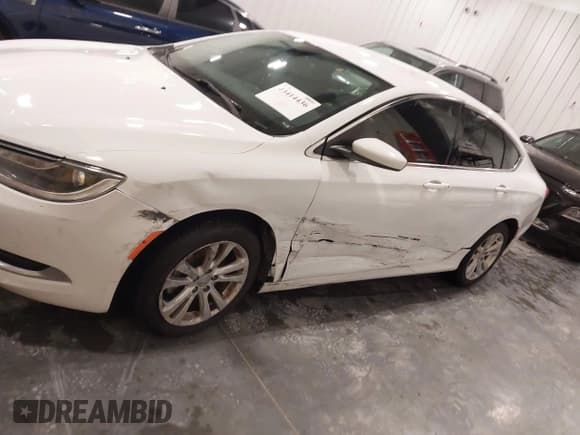✅ 2016 Chrysler 200 Limited • VIN: 1C3CCCAB9GN116286 • Lot: 43414436. Wystawiony na IAAI z przebiegiem 189 379 mil. Bezpłatny archiwum sprzedaży aukcyjnych z USA i szczegółowy raport historii pojazdu na DreamBid. Zdjęcie 14.