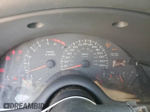 1997 Chevrolet Camaro Z28 z VIN 2G1FP22P0V2107947, wystawiony jako Copart lot #43237785 z przebiegiem Nie podano mil oraz Czysty tytuł • Clean title. Historia ofert i sprzedaży dostępna na DreamBid. Obrazek 9.