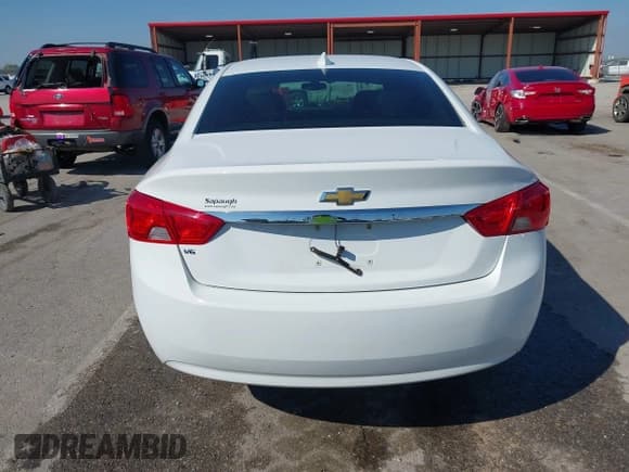 ✅ 2017 Chevrolet Impala LS • VIN: 2G11Z5S3XH9195355 • Lot: 43332901. Wystawiony na IAAI z przebiegiem 76 632 mil. Bezpłatny archiwum sprzedaży aukcyjnych z USA i szczegółowy raport historii pojazdu na DreamBid. Zdjęcie 16.